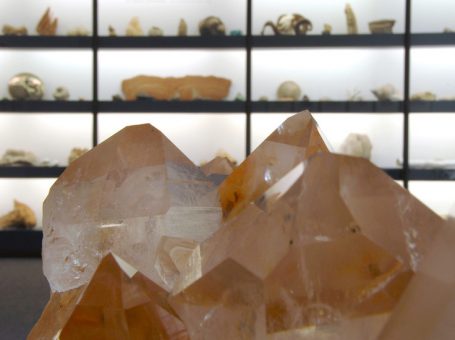 Kinder- und Familienführung im Mineralien-Museum: Aus Mineralien besteht die Welt